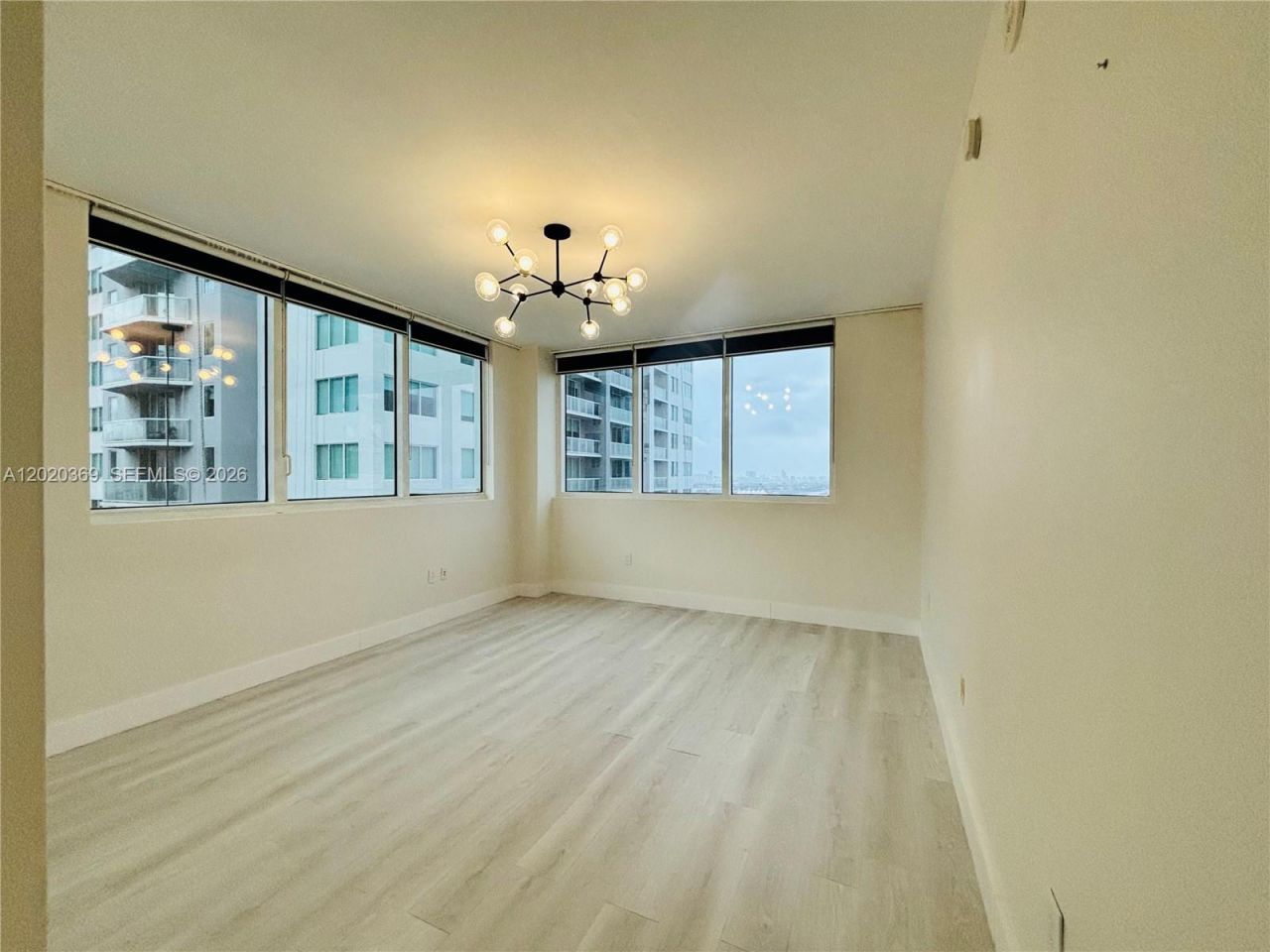 253 NE 2nd St , Unit 2003, Miami, FL 33132 Photo