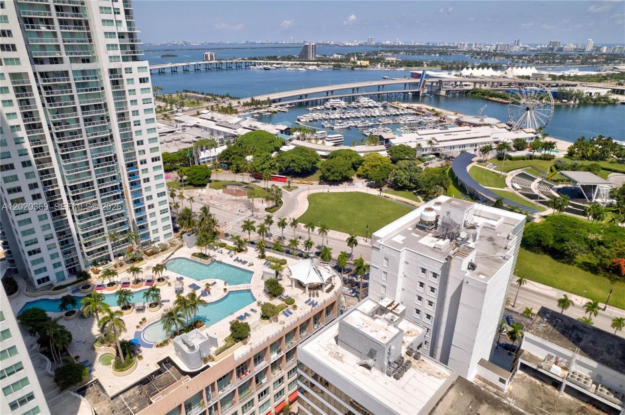 253 NE 2nd St , Unit 2003, Miami, FL 33132 Photo