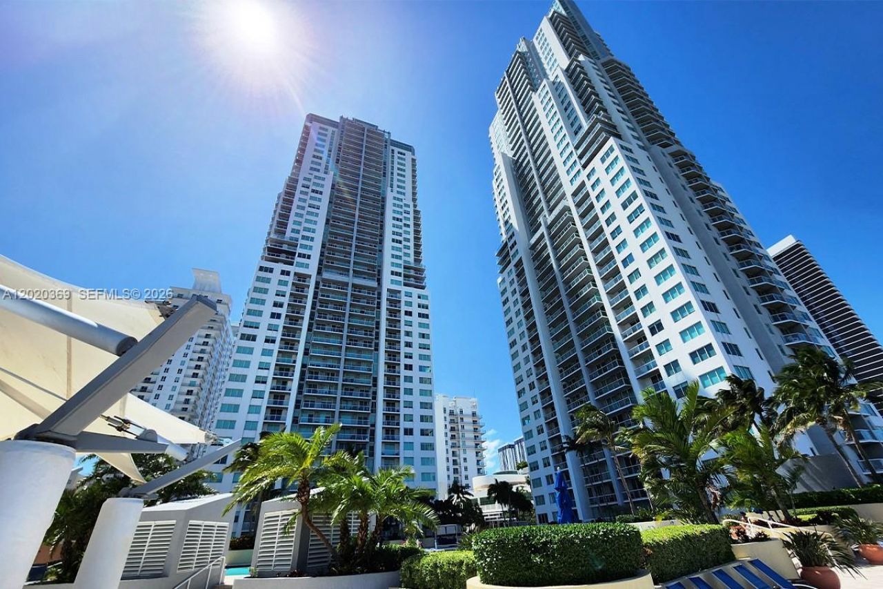 253 NE 2nd St , Unit 2003, Miami, FL 33132 Photo