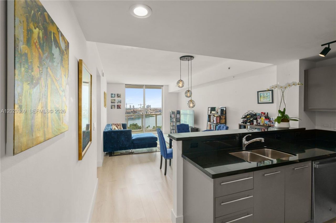 253 NE 2nd St , Unit 2003, Miami, FL 33132 Photo