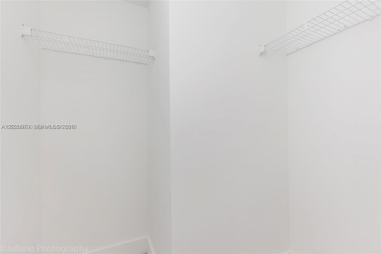 121 NE 34th St , Unit 1007, Miami, FL 33137 Photo