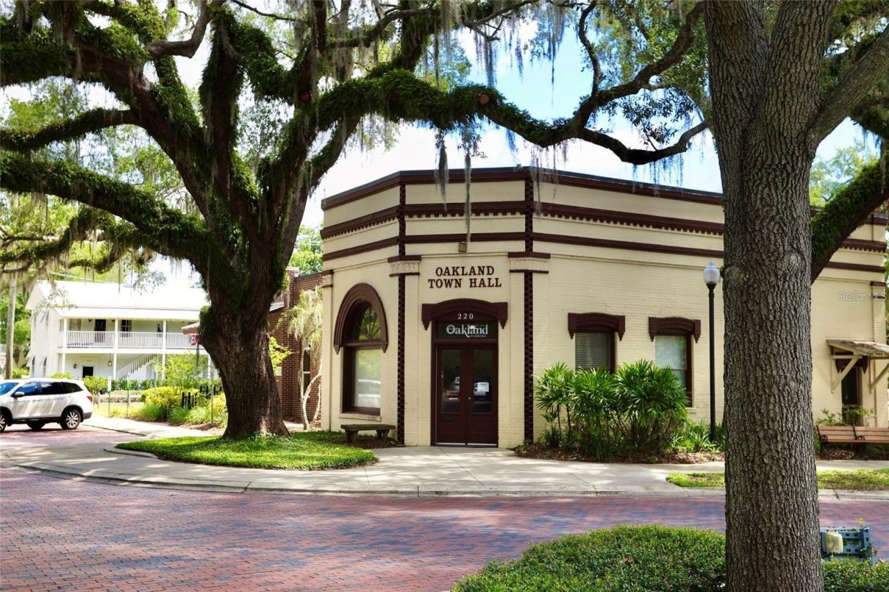 100 W Railway Avenue, Oakland, FL 34760 Photo