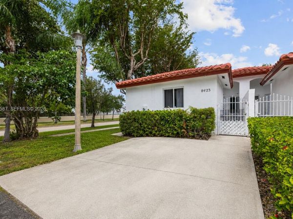 8423 SW 209th St , Cutler Bay, FL 33189