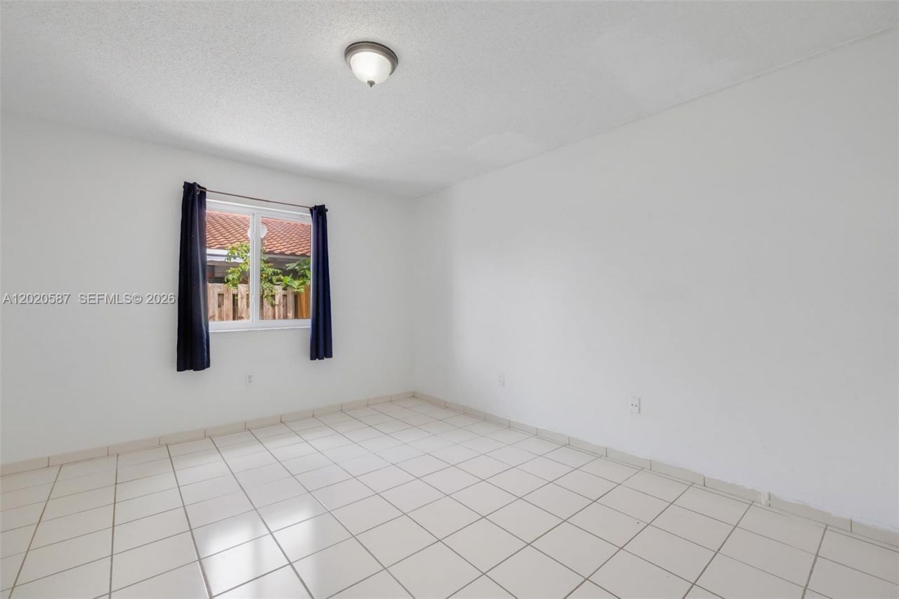 8423 SW 209th St , Cutler Bay, FL 33189 Photo