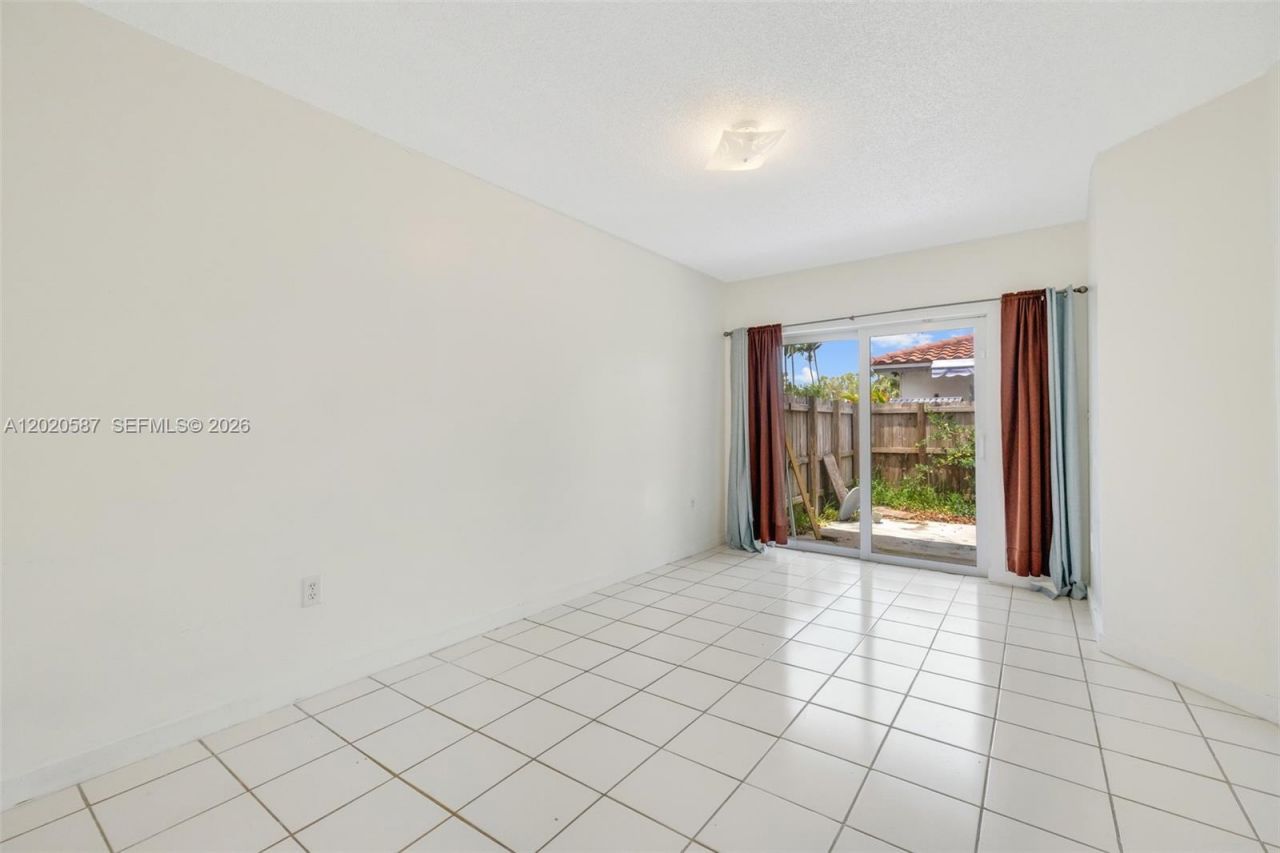 8423 SW 209th St , Cutler Bay, FL 33189 Photo