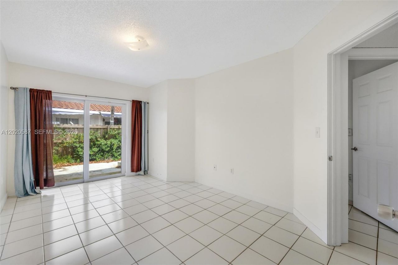 8423 SW 209th St , Cutler Bay, FL 33189 Photo
