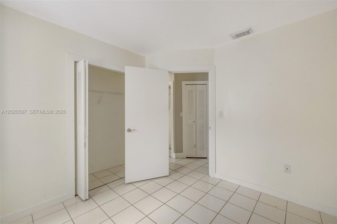 8423 SW 209th St , Cutler Bay, FL 33189 Photo