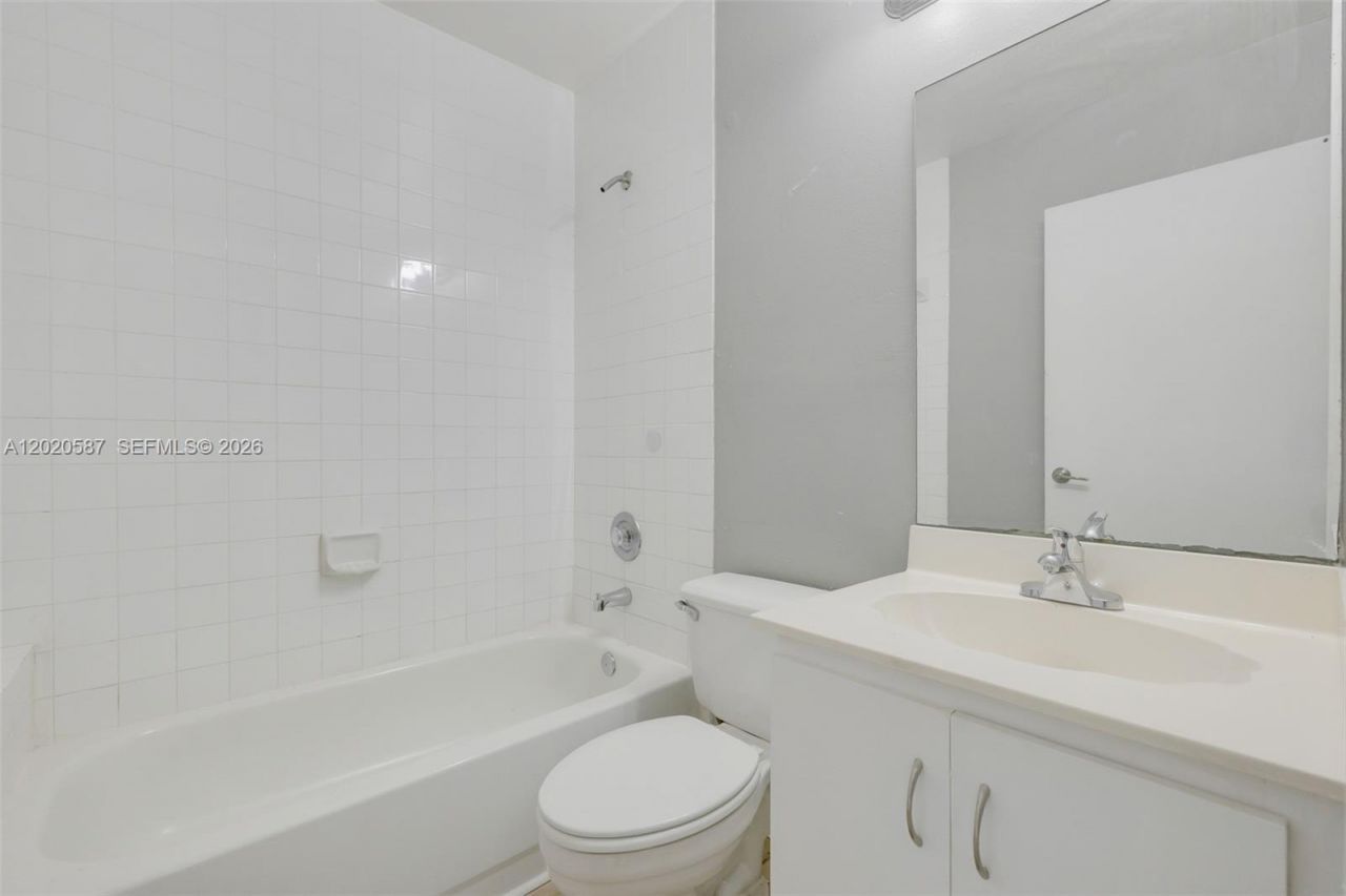 8423 SW 209th St , Cutler Bay, FL 33189 Photo