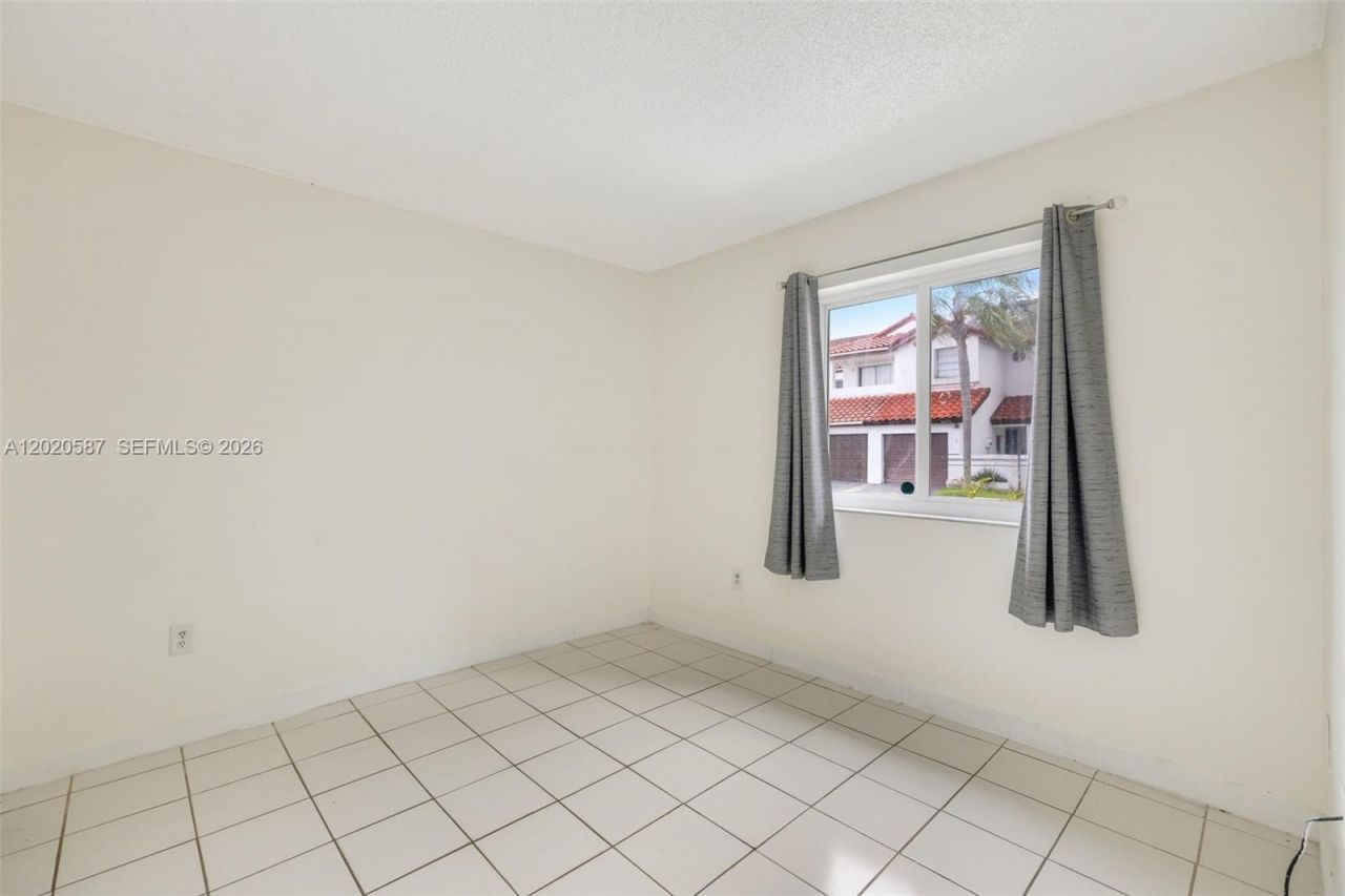 8423 SW 209th St , Cutler Bay, FL 33189 Photo