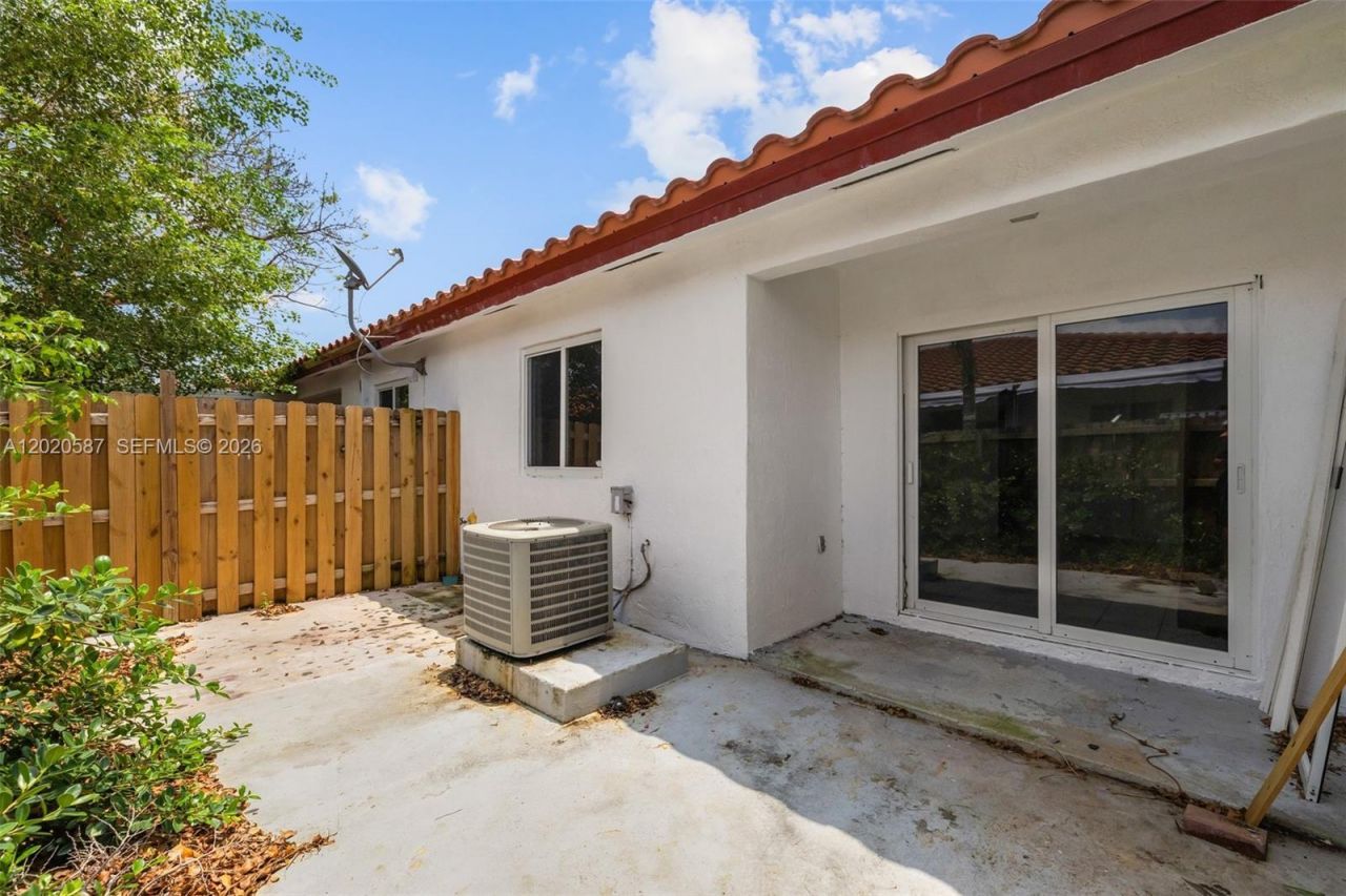 8423 SW 209th St , Cutler Bay, FL 33189 Photo