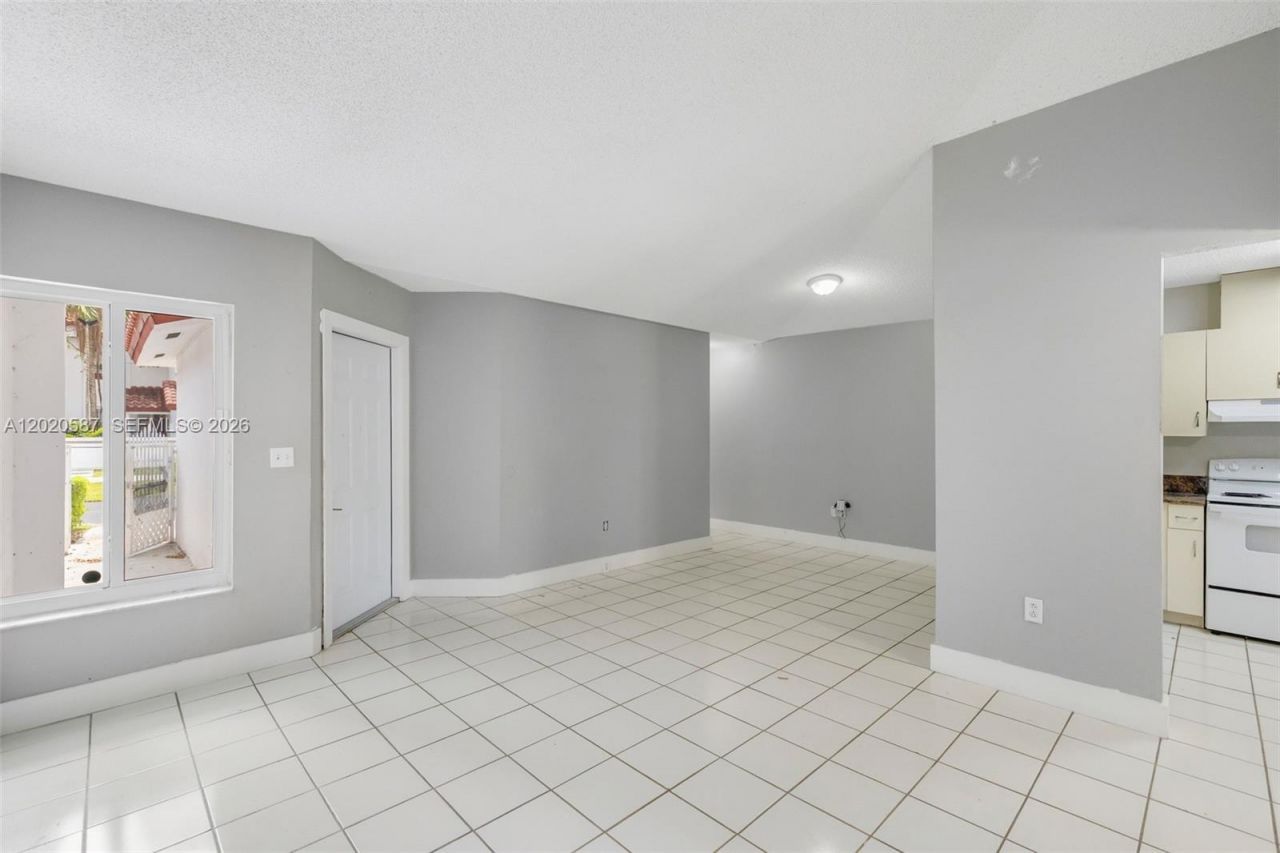 8423 SW 209th St , Cutler Bay, FL 33189 Photo