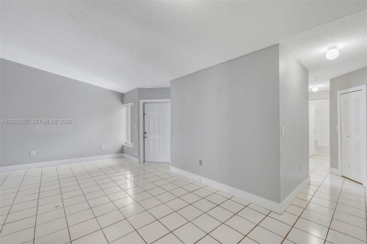 8423 SW 209th St , Cutler Bay, FL 33189 Photo