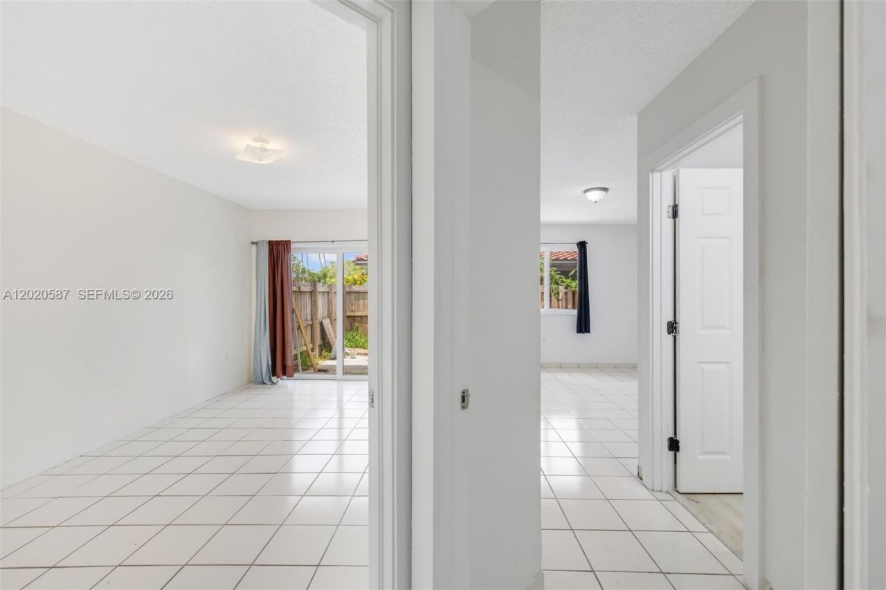 8423 SW 209th St , Cutler Bay, FL 33189 Photo