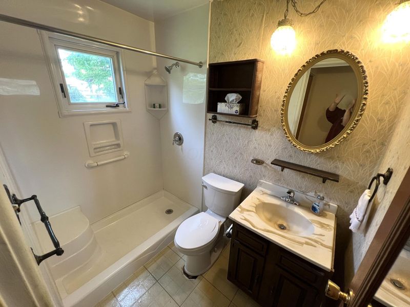 5168 Mapleridge Drive , Columbus, OH 43232 Photo 10