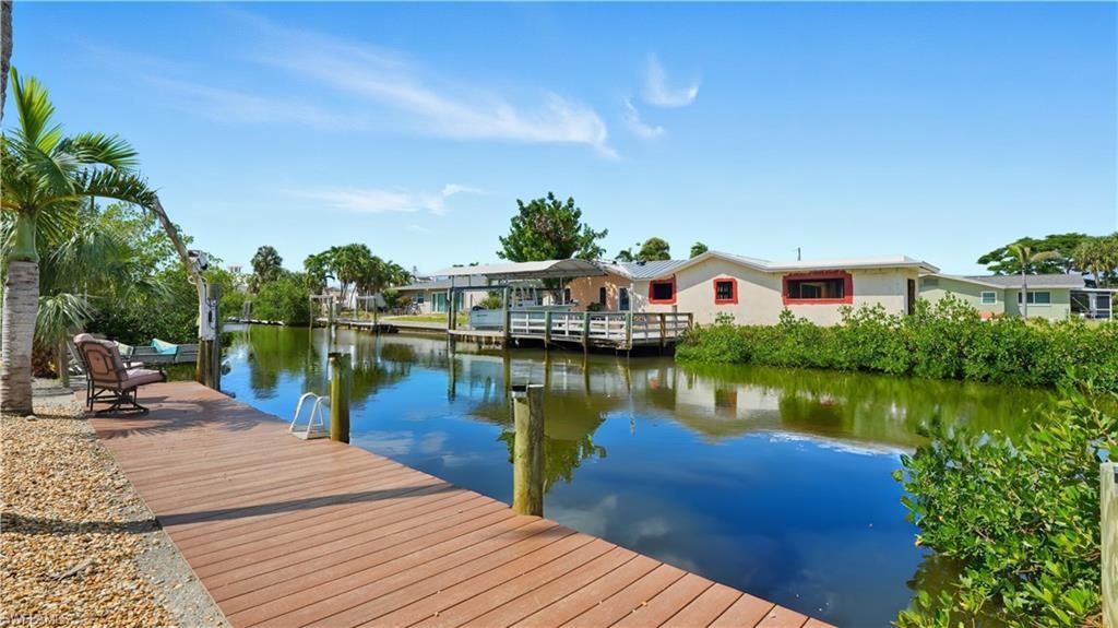 421 Connecticut St, Fort Myers Beach, FL 33931 Photo