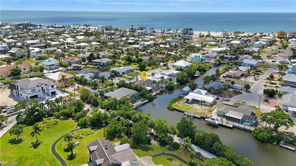 421 Connecticut St, Fort Myers Beach, FL 33931 Photo