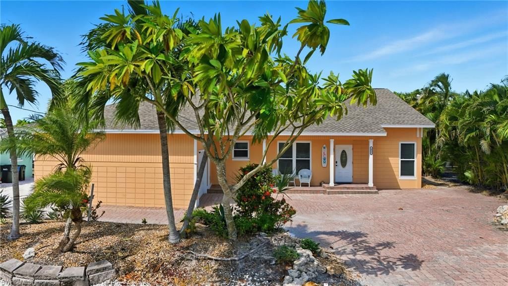 421 Connecticut St, Fort Myers Beach, FL 33931 Photo