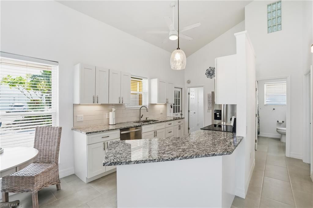 421 Connecticut St, Fort Myers Beach, FL 33931 Photo