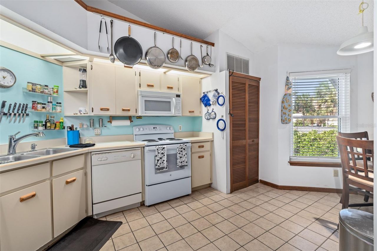 596 N Nova Road, Unit 308, Ormond Beach, FL 32174 Photo