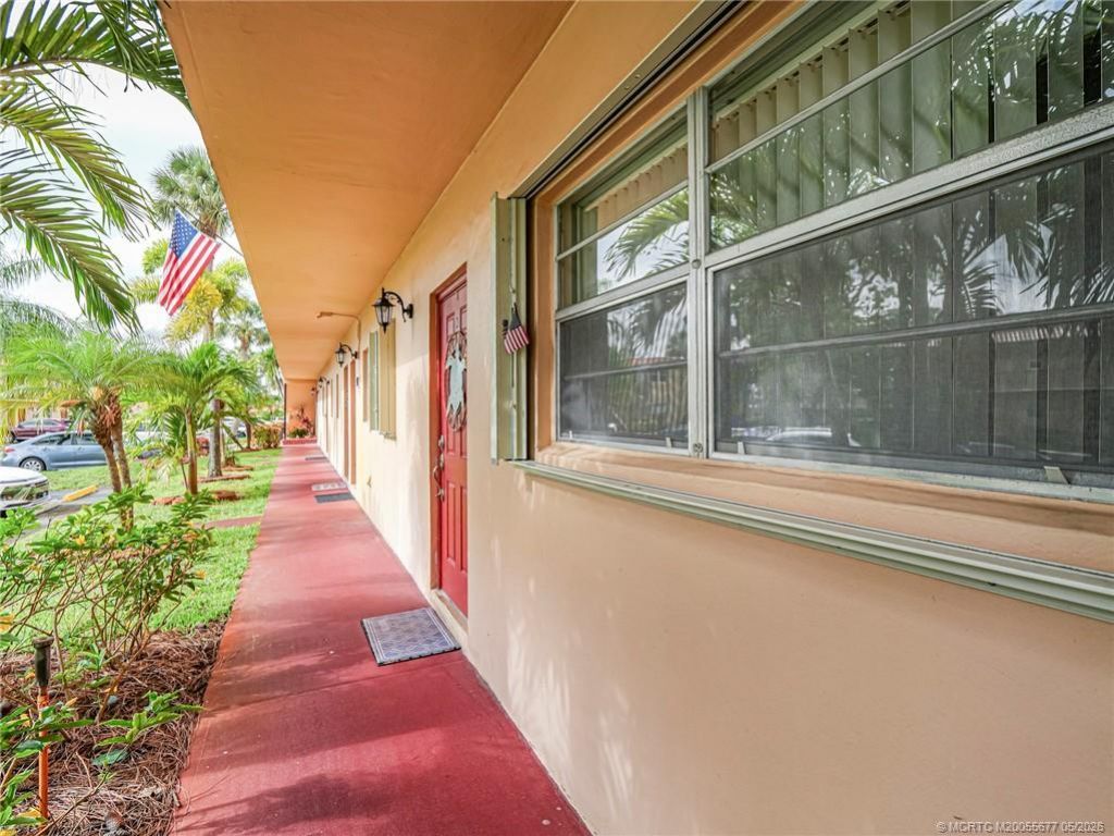 1987 SW Palm City Road, Unit D, Stuart, FL 34994 Photo