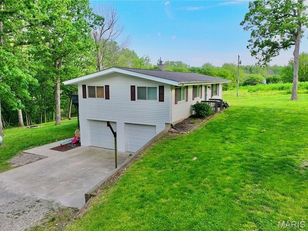 14549 Speed Drive , Boonville, MO 65233