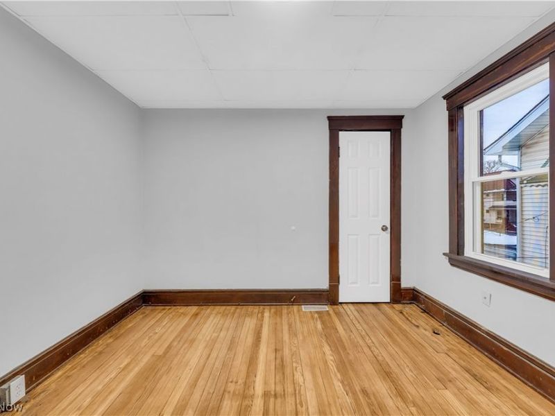 4102 Brooklyn Avenue , Unit 4102/Right, Cleveland, OH 44109 Photo 15
