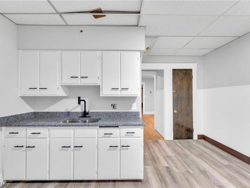 4102 Brooklyn Avenue , Unit 4102/Right, Cleveland, OH 44109 Photo 9