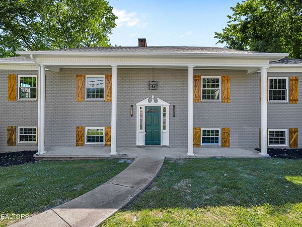 402 N A St, Lenoir City, TN 37771