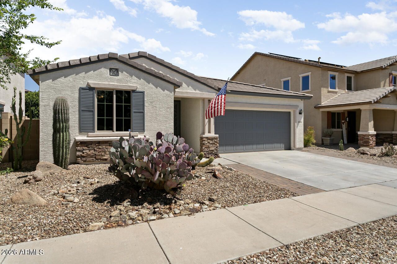 15586 W Jenan Drive, Surprise, AZ 85379 Main Photo