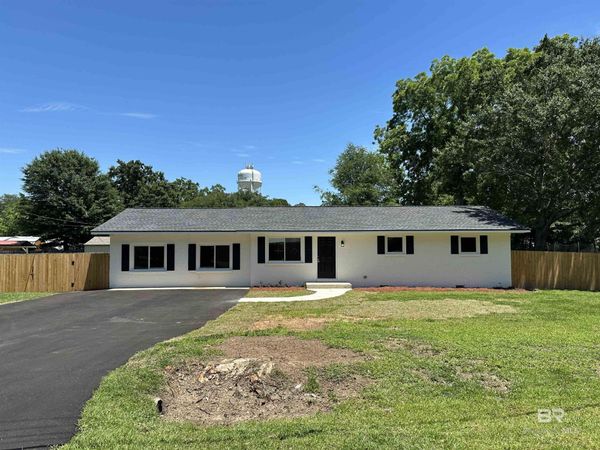 21840 Broad Street, Silverhill, AL 36576