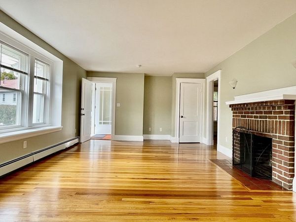 5 Fairview Ave, Unit 1, Watertown, MA 02472