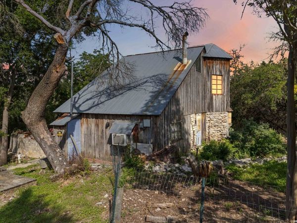 221 APACHERIA PASS W, Comfort, TX 78013