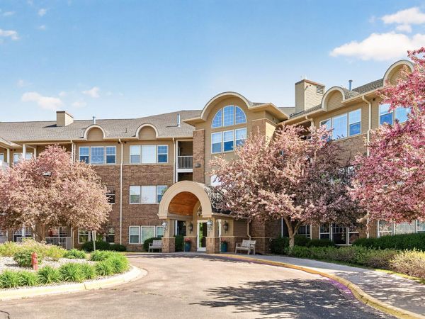 3800 85th Avenue N, Unit 220, Brooklyn Park, MN 55443