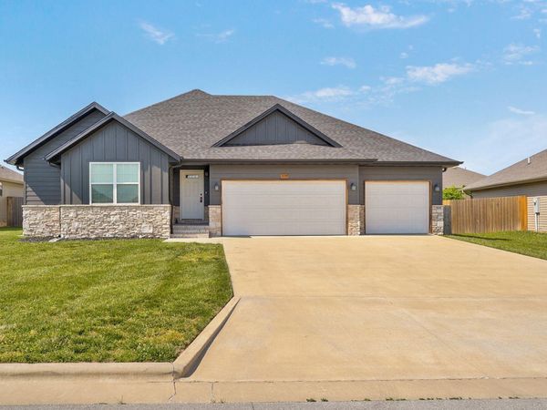 5607 W Pine Street , Springfield, MO 65802