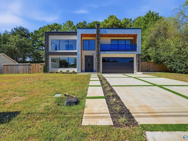 4602 Whitehall Drive NW, Huntsville, AL 35816
