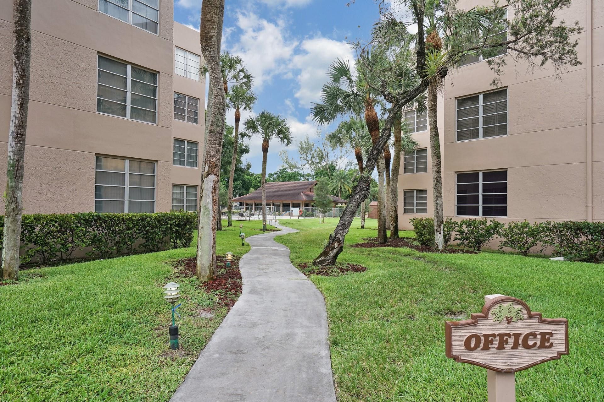 1831 Sabal Palm Drive, Unit 202, Davie, FL 33324 Photo