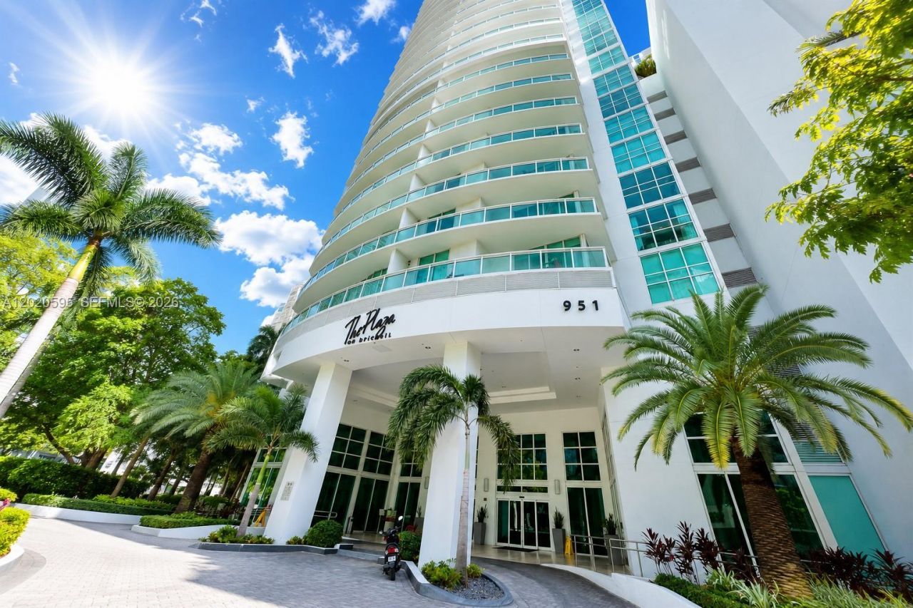 951 Brickell Ave , Unit 3501, Miami, FL 33131 Photo