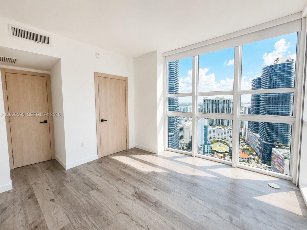 951 Brickell Ave , Unit 3501, Miami, FL 33131 Photo