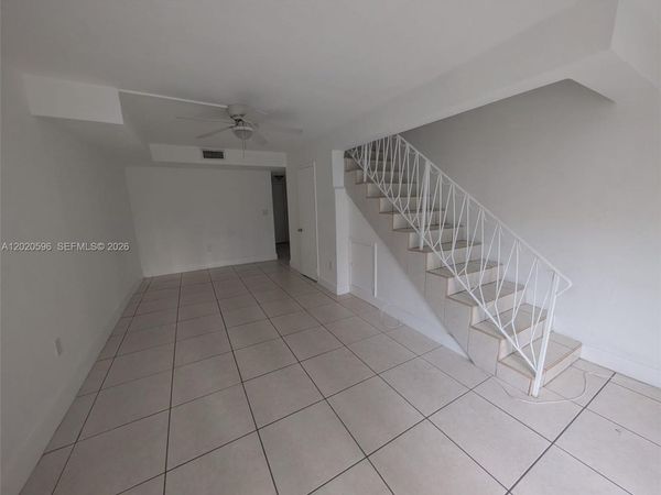 465 Swallow Dr, Unit 9, Miami Springs, FL 33166