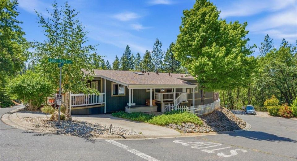 13875 Meda Dr, Grass Valley, CA 95949 Photo