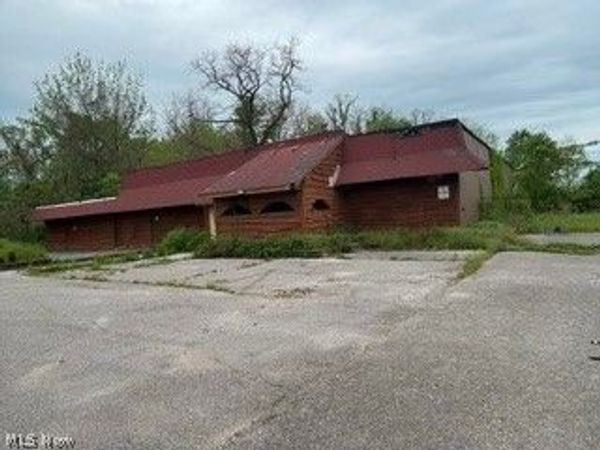 200 Olive Street , Grand River, OH 44045