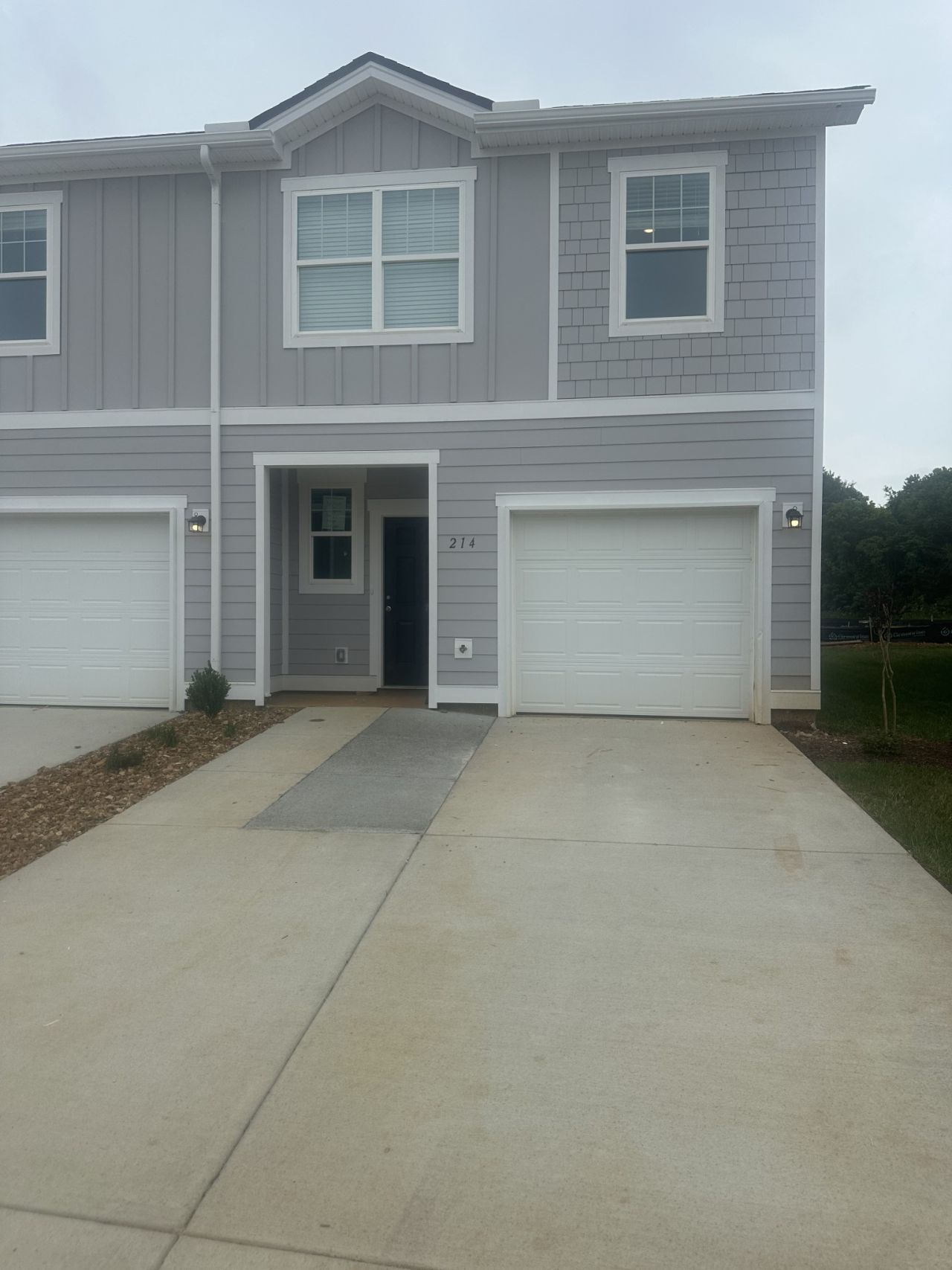 214 Darlington Dr, Dickson, TN 37055 Main Photo