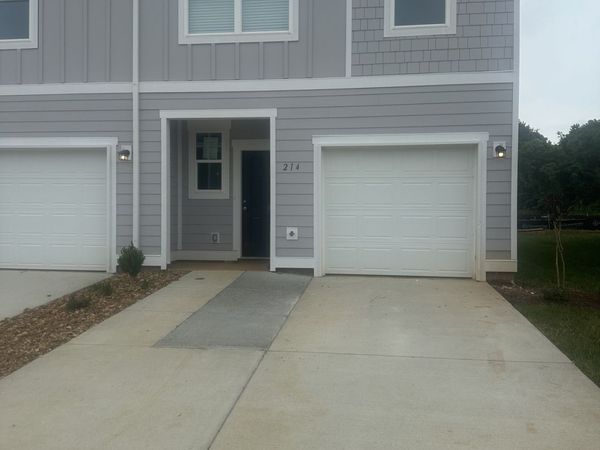 214 Darlington Dr, Dickson, TN 37055