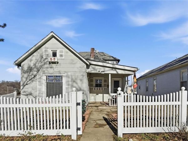 414 Pine Street, Leavenworth, KS 66048