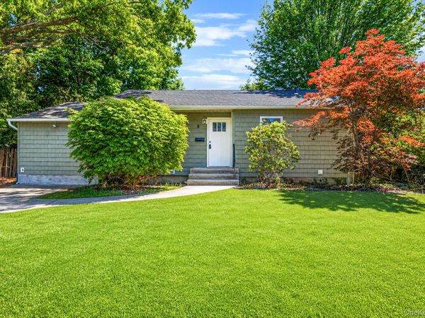 8 Wood Haven Place , East Northport, NY 11731