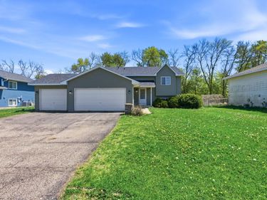 125 Gloria Avenue, Green Isle, MN 55338