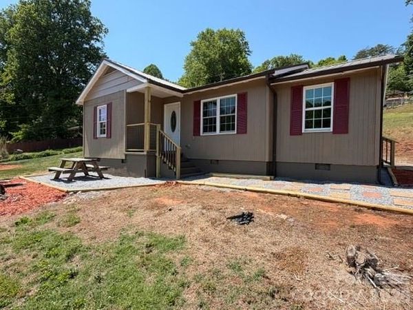 3262 Nix Creek Road, Marion, NC 28752
