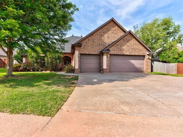 19513 Crest Ridge Drive, Edmond, OK 73012