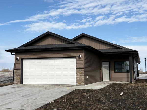 3842 Prairie Lane, Moorhead, MN 56560