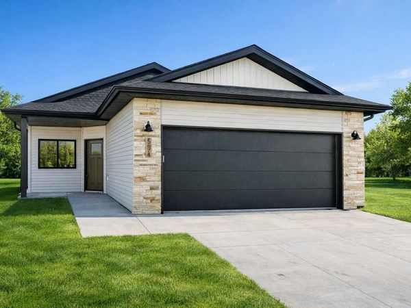 3842 Prairie Lane, Moorhead, MN 56560